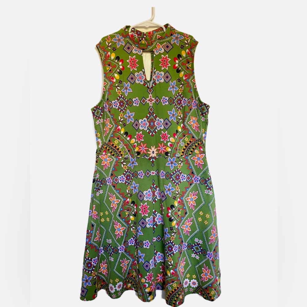 New York & Co. Green Fit & Flare Floral Dress - Size Large - Picture 2 of 8